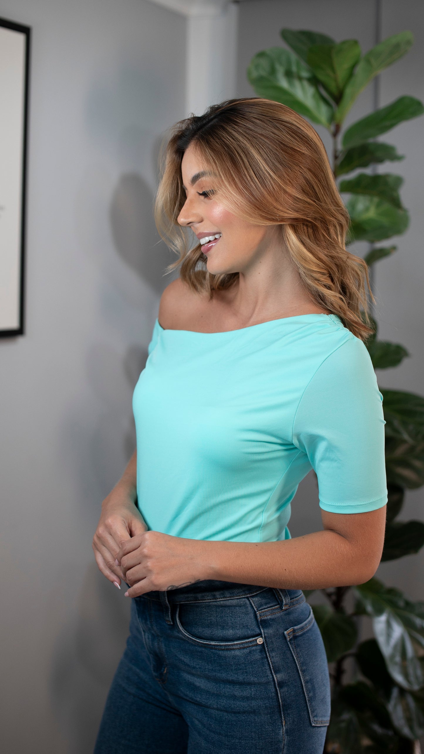 Aura Tee – Daily Essentials